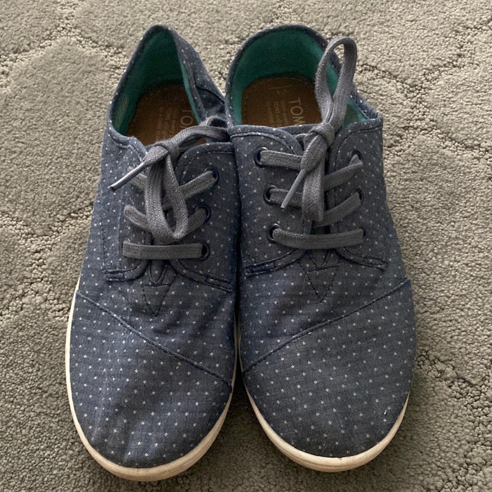 Toms polka Dot Tennis Shoes W6 or Y4